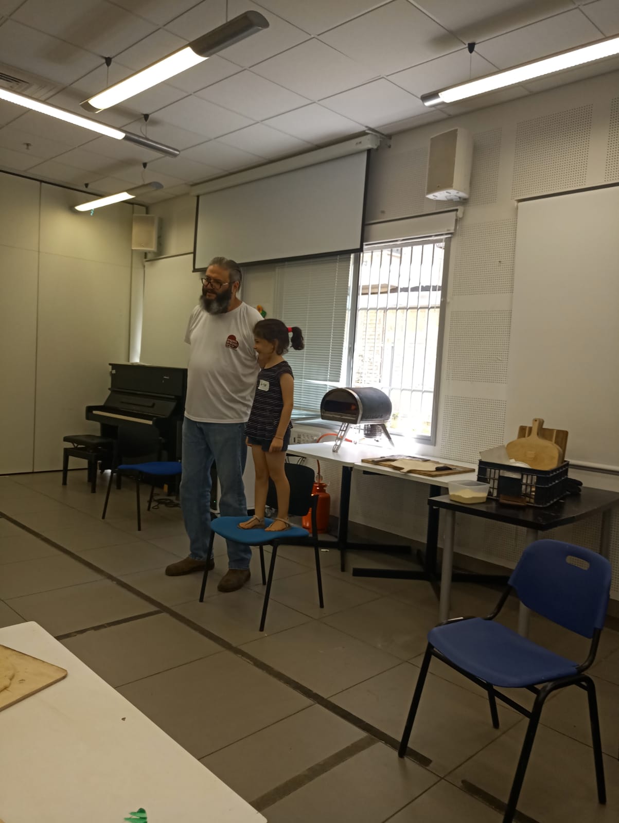 סדנת פיצה עם ילדים עיוורים בת"א