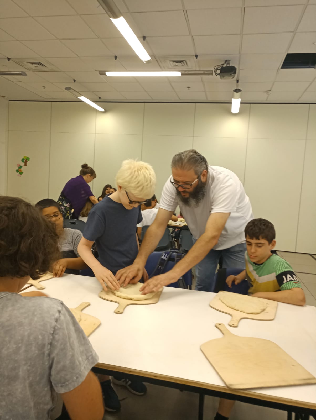 סדנת פיצה עם ילדים עיוורים בת"א