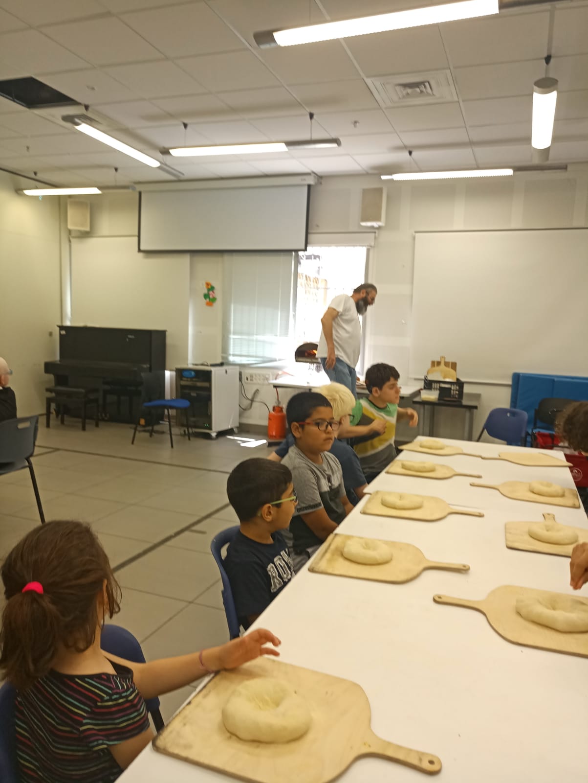 סדנת פיצה עם ילדים עיוורים בת"א