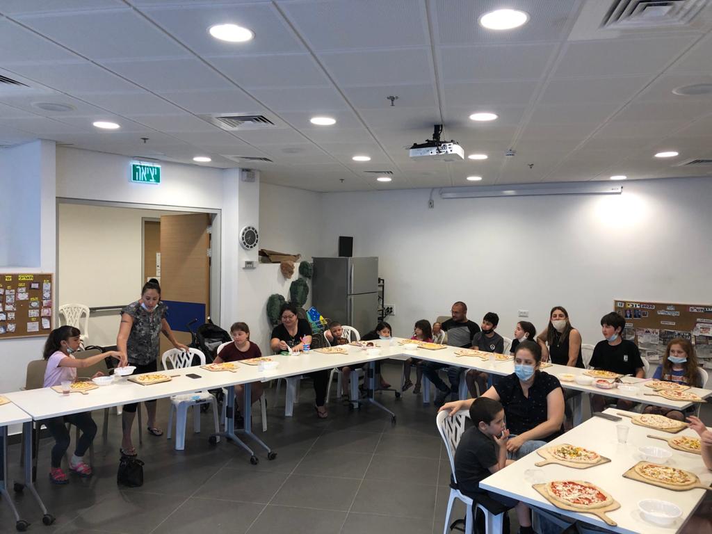 אחה"צ של פיצה וכיף, עם ילדים בעלי מוגבלויות