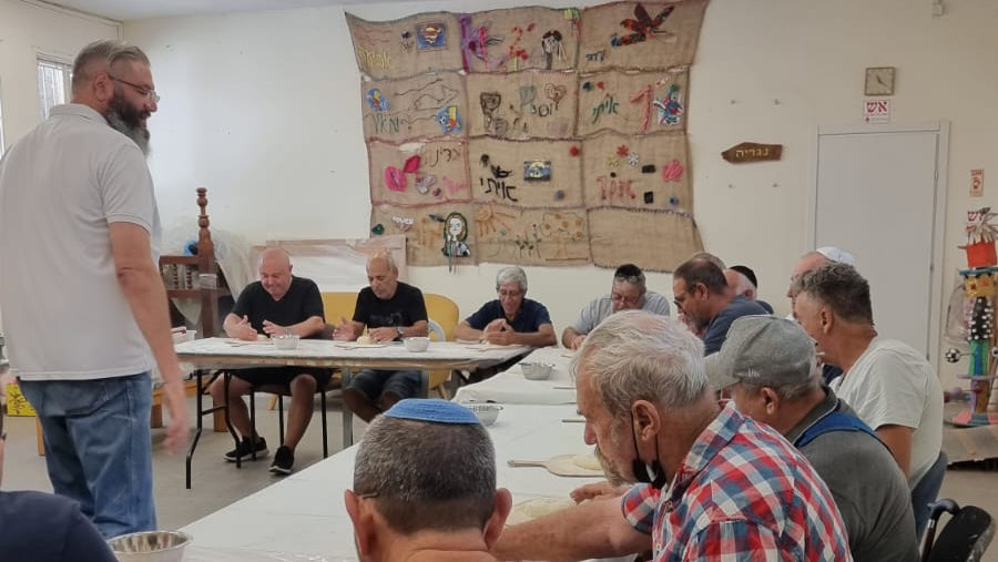 סדנת פיצות במועדון לנכי צה"ל