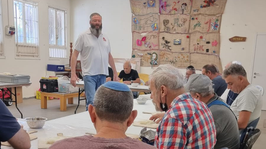 סדנת פיצות במועדון לנכי צה"ל