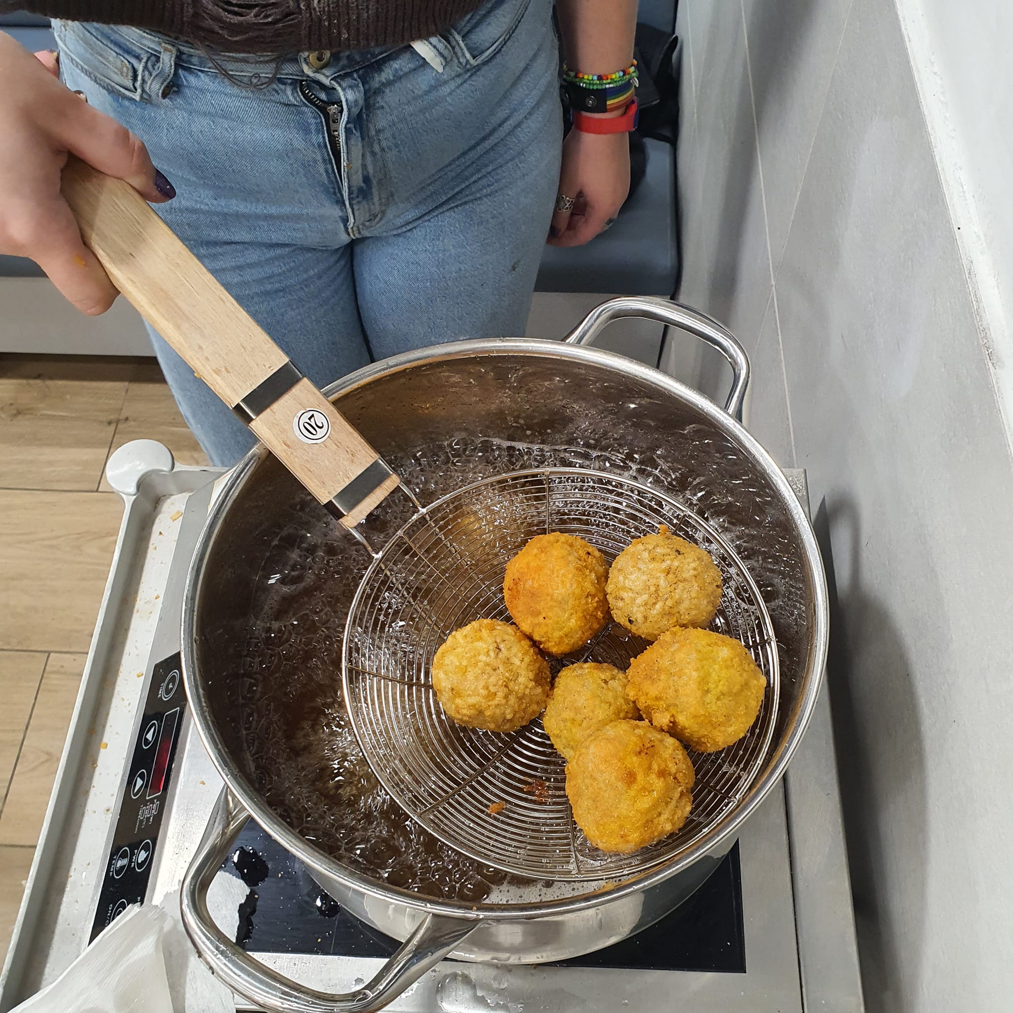 ארוחה איטלקית במחלקת הנוער בנס ציונה