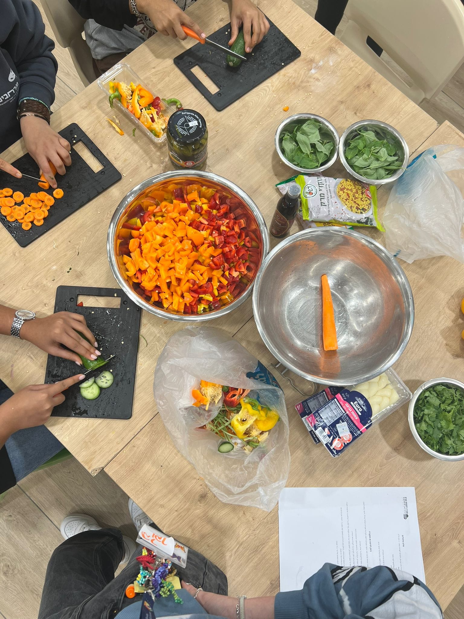 ארוחה איטלקית במחלקת הנוער בנס ציונה